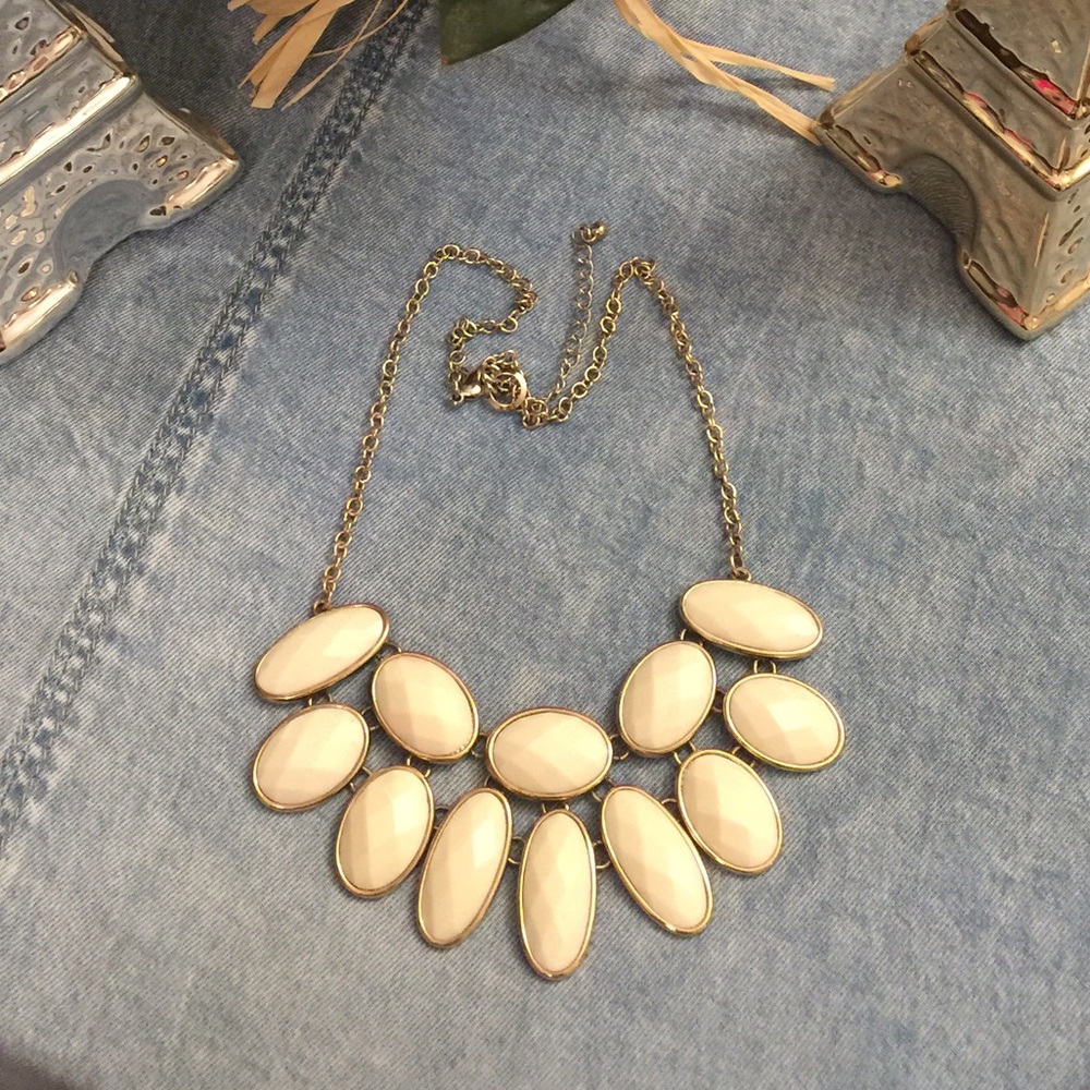 ☀️ Cream and Gold Statement Necklace ☀️☀️